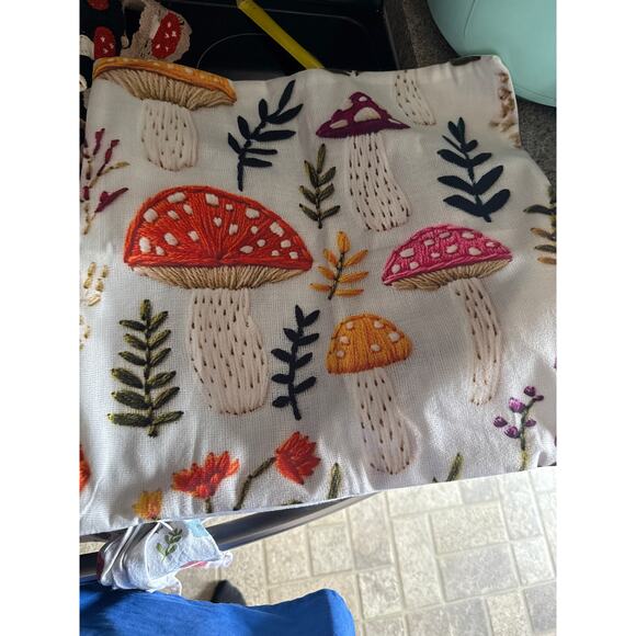 Mushroom lot - Picture 5 of 7